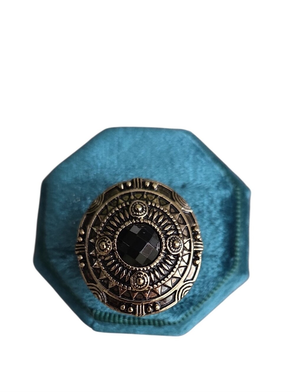 Size 6.5 Vintage-Inspired Black and Gold Statement Ring